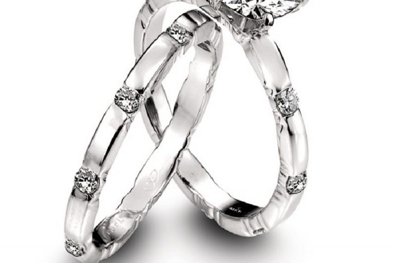 TOP 5 mẫu nhẫn cưới kim cương đẹp các cặp đôi không nên bỏ qua