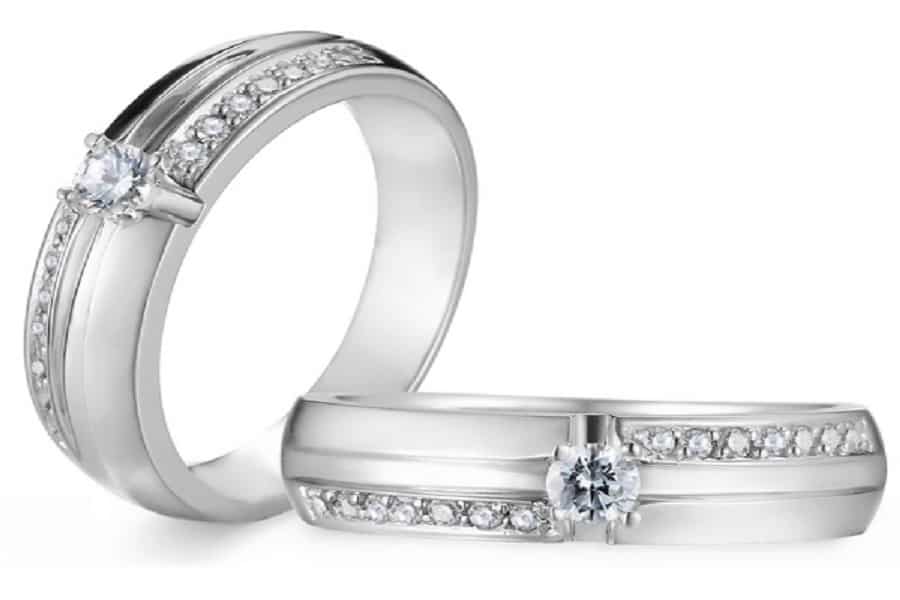 Điểm qua một số ưu điểm của nhẫn cưới vàng trắng đính kim cương thời thượng