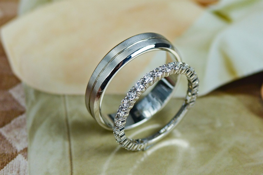 nhẫn kim cương đôi