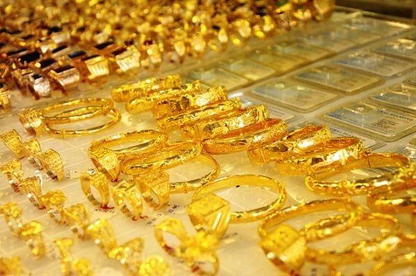 Hiện nay có rất nhiều mẫu nhẫn vàng được làm từ nhiều chất liệu khác nhau