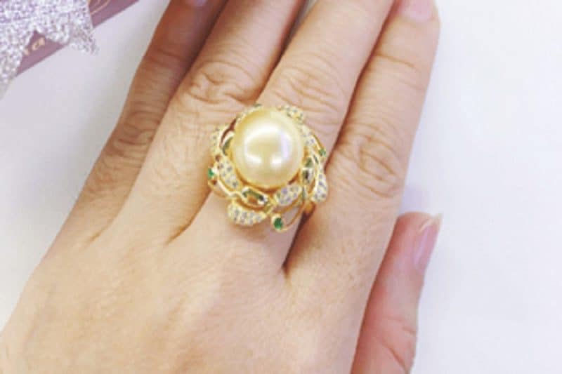 Nhẫn vàng tây nữ mặt đá Đông Xuân 2019 có gì đặc biệt?